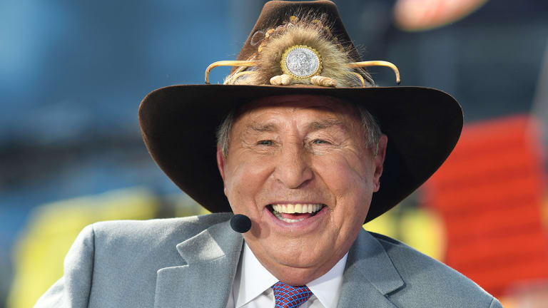 NFL Draft: Why did ESPN's Lee Corso leave during live show? - Sports