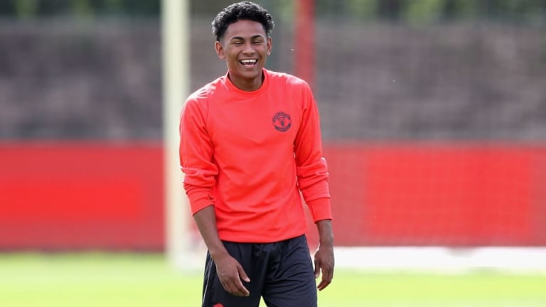 Manchester United Full-Back Demi Mitchell Officially Rejoins Scottish Side Hearts on Loan