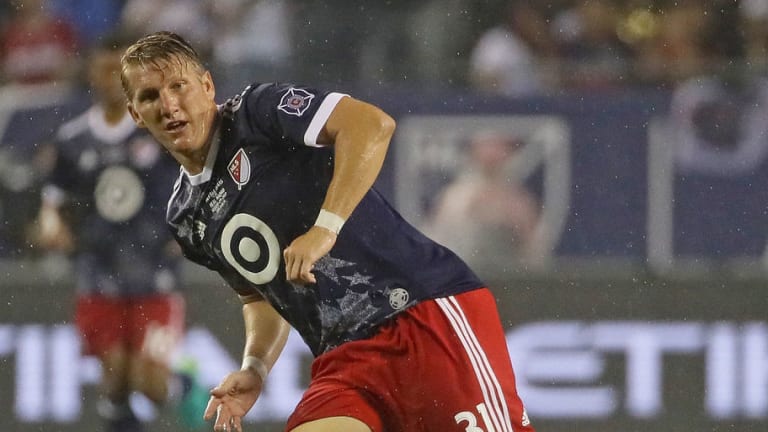 HUMOR: Schweinsteiger le da la bienvenida a Zlatan a la MLS de una forma única