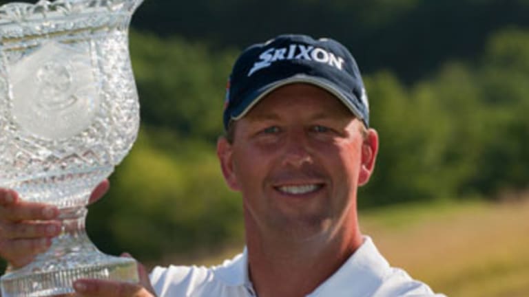 Illini Coach Mike Small Atop Illinois PGA Championship Leaderboard After 36 Holes