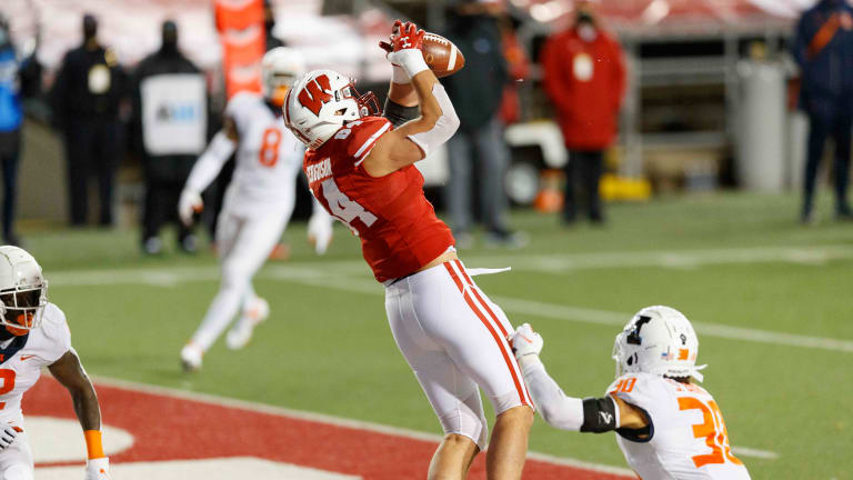 No. 14 Badgers & QB Graham Mertz's 5 TDs Embarrass Illini 45-7