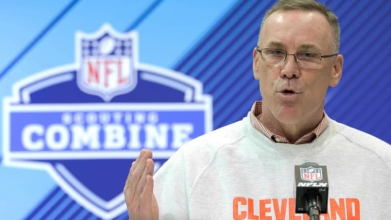 Browns GM open to trading top pick, says Jets have called