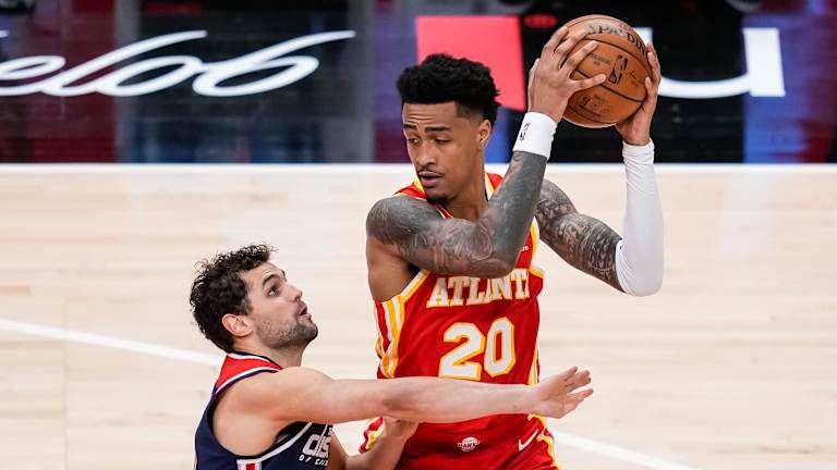 Hawks vs wizards head to head