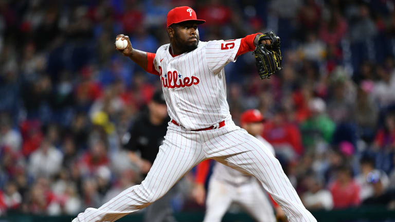 Report: Héctor Neris Signs with Astros