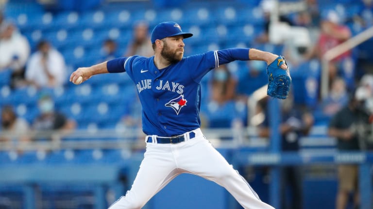 Blue Jays Sign David Phelps, Mallex Smith, 5 Others to Minor League Deals