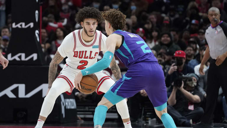 Amazing Photo Of Lonzo And LaMelo Ball In The Bulls Win Over The Hornets On Monday