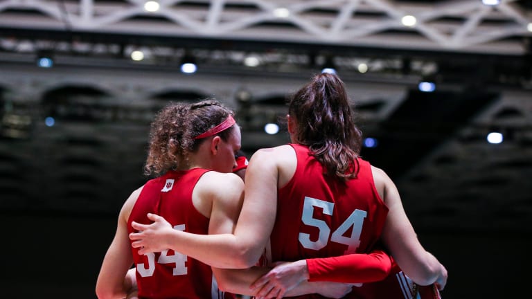 Indiana Women's Basketball Drops to No. 6 in Associated Press Poll