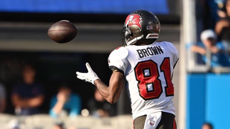 Tampa Bay Buccaneers WR Antonio Brown Refuses to Discuss Suspension -  Sports Illustrated Tampa Bay Buccaneers News, Analysis and More