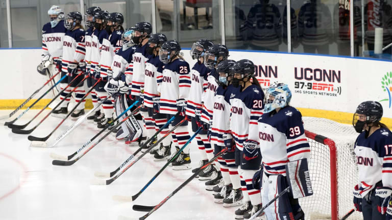 Women’s Ice Hockey: Huskies Visit Vermont On Friday