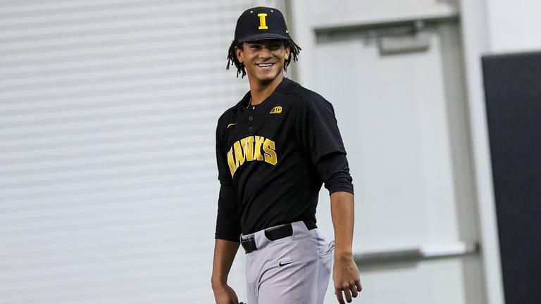 Iowa Baseball Completes Weekend Sweep 