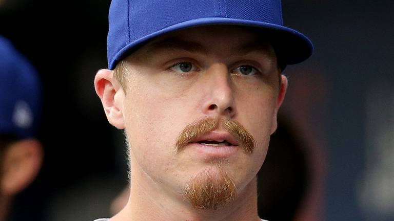 Dodgers: LA Pitcher Batting Record Now 
