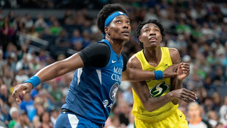Fowles's record-breaking performance helps Lynx move up in playoff race