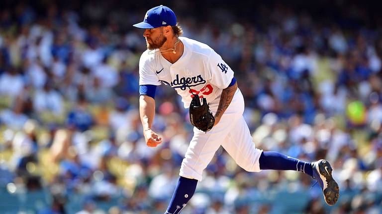 Dodgers: Former LA Reliever Signs with 