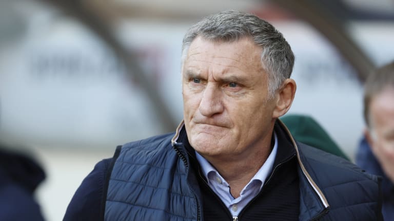Tony Mowbray confirms Sunderland 'looking' for central midfield signing