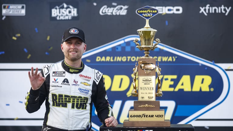 Opportunistic William Byron scores 3rd win of 2023 at Darlington (plus full stats)