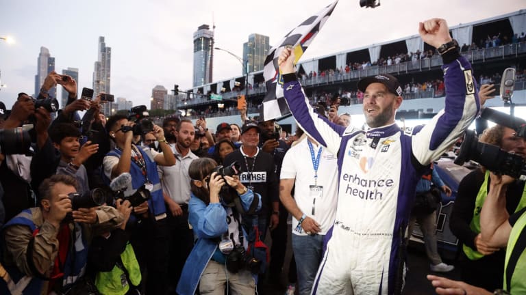 New Zealander van Gisbergen wins Chicago Street Race in NASCAR debut (plus stats, VIDEOS)