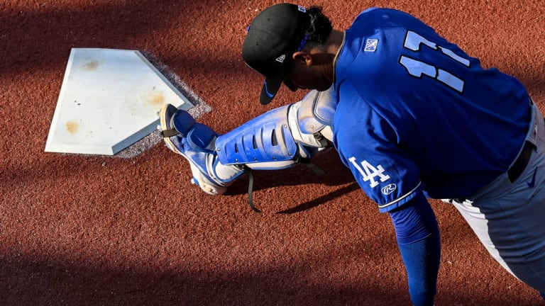Dodgers News: Top LA Prospect Suffers Apparent Hand Injury