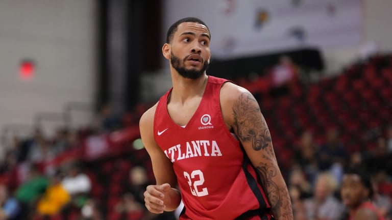 WATCH: Atlanta Hawks Rookie Has INCREDIBLE 360 DUNK In A Pro-Am Game