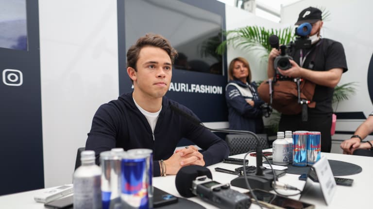 F1 News: Helmut Marko says De Vries "should be team leader" at AlphaTauri