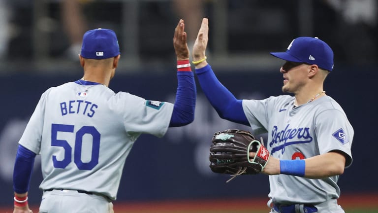 Los Dodgers ganan gracias a la falla del guante de Cronenworth; Ohtani conecta 2 hits