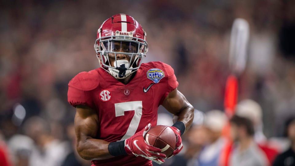 Alabama Crimson Tide wide receiver Ja'Corey Brooks (7) catches a pass for a touchdown against the Cincinnati Bearcats during the second quarter during the 2021 Cotton Bowl college football CFP national semifinal game at AT&T Stadium.