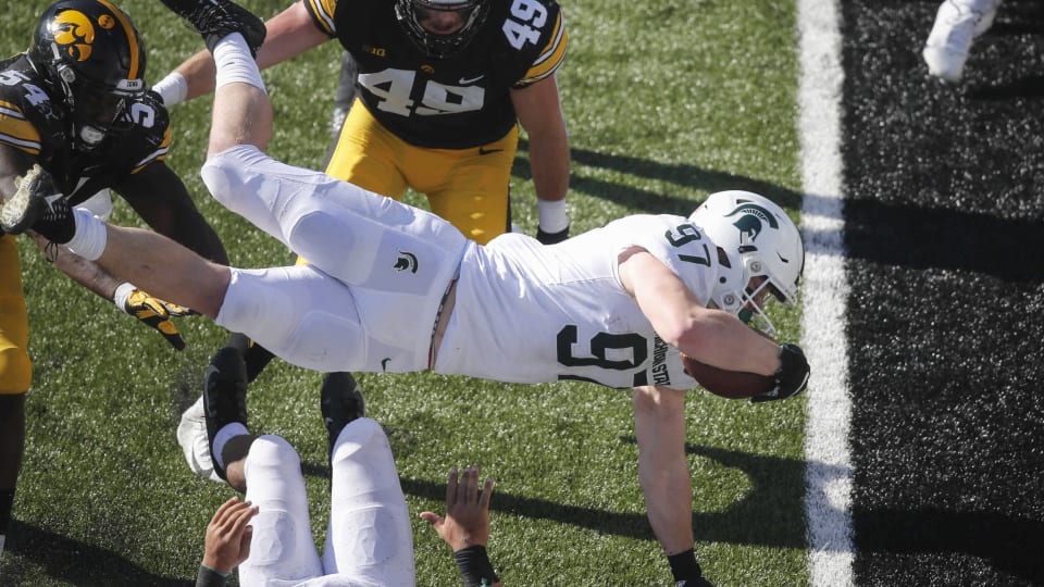 EXCLUSIVE: Michigan State TE Tyler Hunt talks goals for 2022, including another win over Michigan