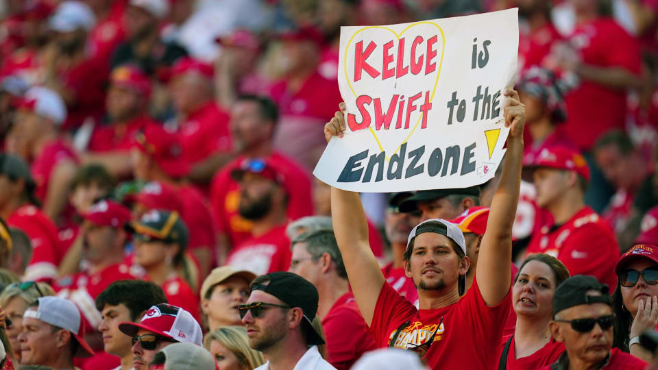 Chiefs fans were out showing their love for tight end Travis Kelce and Taylor Swift at Arrowhead Stadium in Week 3.