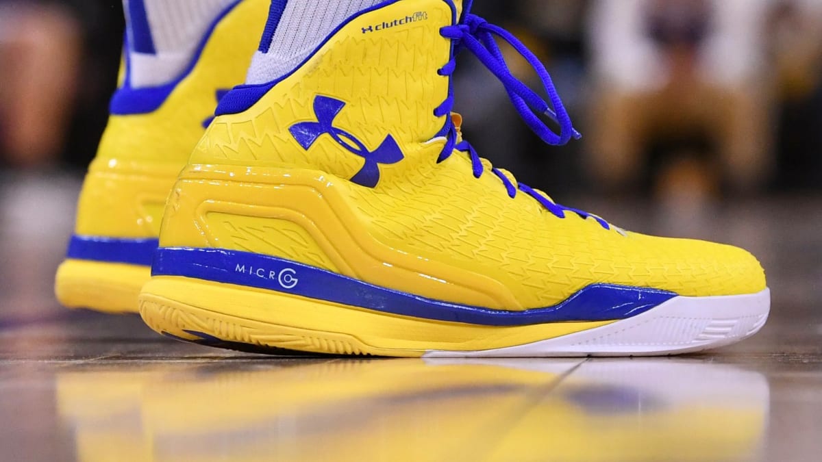 Stephen Curry Warms Up in Under Armour ClutchFit Drive Sports Illustrated FanNation Kicks News, Analysis and More