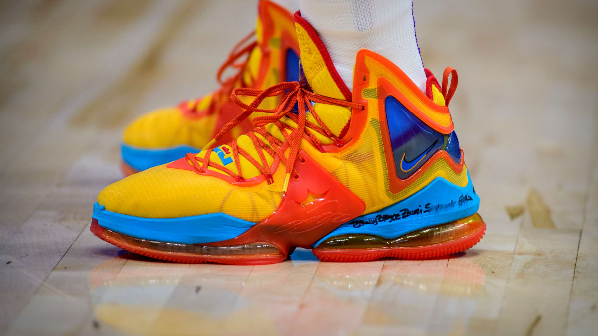 LeBron James Sneakers, Nike LeBron Basketball Shoes