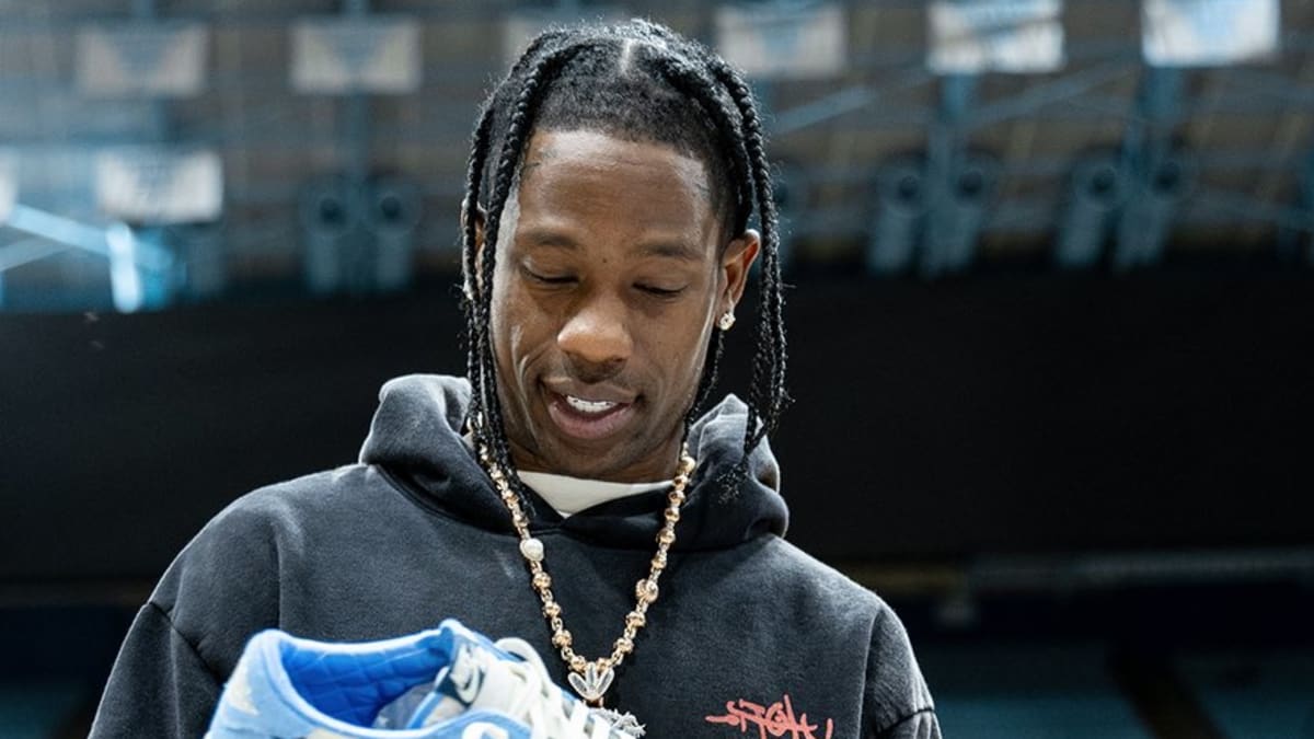 Travis Scott Made a Surprise Visit to UNC Tar Heels Practice - Sports  Illustrated FanNation Kicks News, Analysis and More