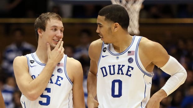 Former Duke basketball guard hits bigtime three against Lakers