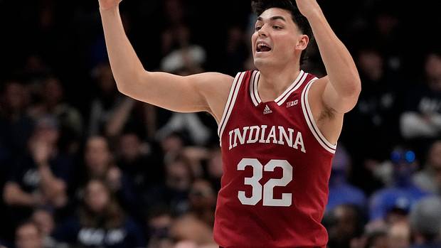 Indiana Hoosiers guard Trey Galloway (32) calls back his offense as they lead with less than a minute remaining in the second half of the NCAA basketball game between the Xavier Musketeers and the Indiana Hoosiers at the Cintas Center in Cincinnati on Friday, Nov. 18, 2022. Xavier fell to the Hoosiers, 81-79.