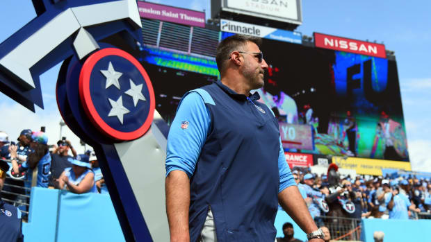 Tennessee Titans head coach Mike Vrabel takes the field before the game against the Las Vegas Raiders at Nissan Stadium.