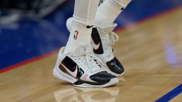 San Antonio Spurs guard Derrick White wears Nike Kobe 5 Protro sneakers against the Golden State Warriors on December 4, 2021.
