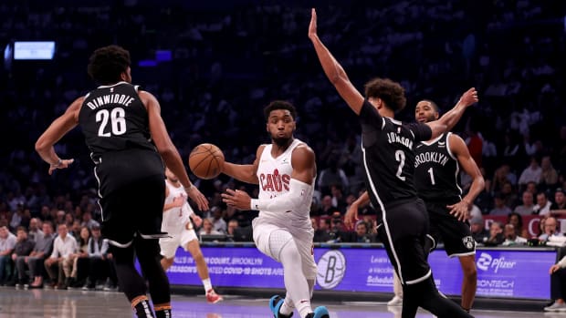 Cleveland Cavaliers guard Donovan Mitchell (45) drives to the basket against the Brooklyn Nets