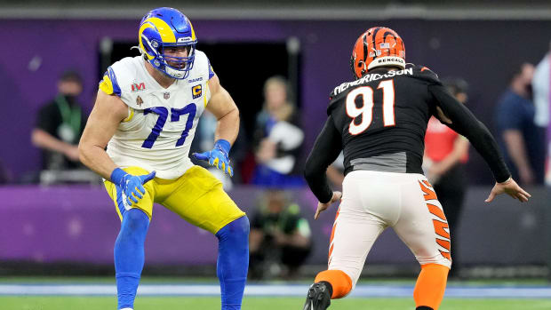 Los Angeles Rams offensive tackle Andrew Whitworth (77) blocks against Cincinnati Bengals defensive end Trey Hendrickson (91) in the second quarter during Super Bowl 56, Sunday, Feb. 13, 2022, at SoFi Stadium in Inglewood, Calif. NFL Super Bowl 56 Los Angeles Rams Vs Cincinnati Bengals Feb 13 2022