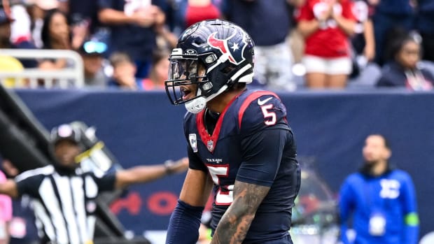 Texans improved to 4-4 on the season following a 39-37 victory over the Tampa Bay Buccaneers.