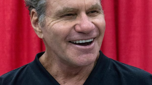 Martin Kove (Cobra Kai of Karate Kid fame) laughed with fans during Louisville SuperCon. 12/1/18 Supercon Pearl26