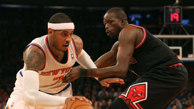 Carmelo mentions the Bulls as one of the interested teams in the 2011 trade - Sports Illustrated 