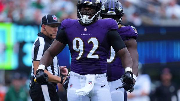 Baltimore Ravens defensive tackle Justin Madubuike (92).