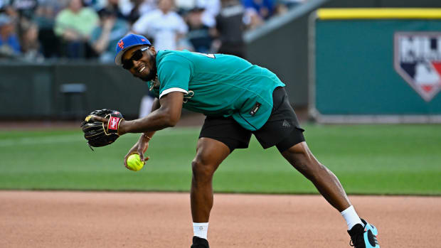 Donovan Mitchell fielding a groundball in the 2023 MLB Celebrity All-Star Game.
