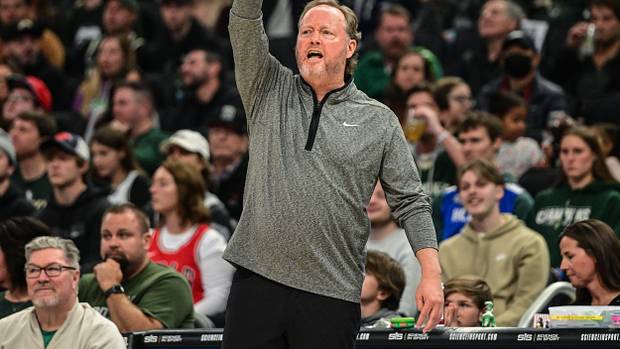 Mike Budenholzer lauds team effort in big win versus the Mavericks - Sports Illustrated Milwaukee Bucks News, Analysis and More - Vimarsana News