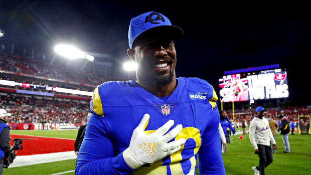 Los Angeles Rams outside linebacker Von Miller (40) celebrates after beating the Tampa Bay Buccaneers in a NFC Divisional playoff football game at Raymond James Stadium.