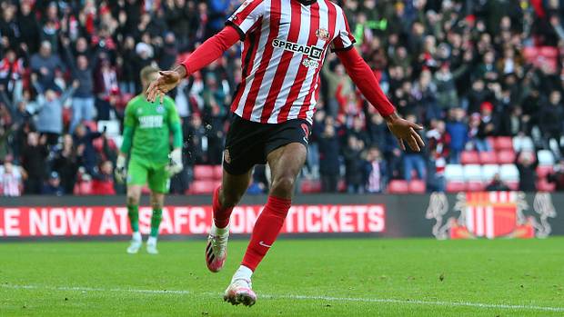 Ellis Simms celebrates
