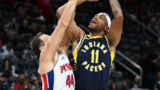 Indiana Pacers guard Bruce Brown vs Detroit Pistons