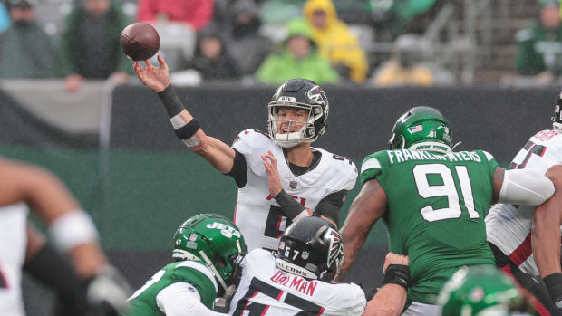 Dec 3, 2023; East Rutherford, New Jersey, USA; Atlanta Falcons quarterback Desmond Ridder (9) throws the ball during the first quarter against the New York Jets at MetLife Stadium. Mandatory Credit: Vincent Carchietta-USA TODAY Sports
