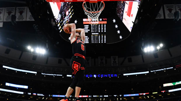 Chicago Bulls guard Alex Caruso dunks against the Atlanta Hawks