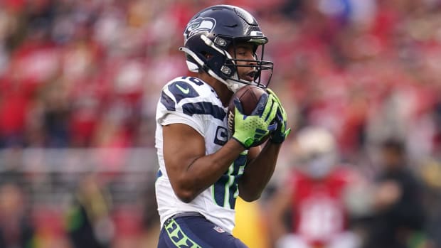 Seattle Seahawks wide receiver Tyler Lockett (16) makes a catch against the San Francisco 49ers in the third quarter at Levi's Stadium.