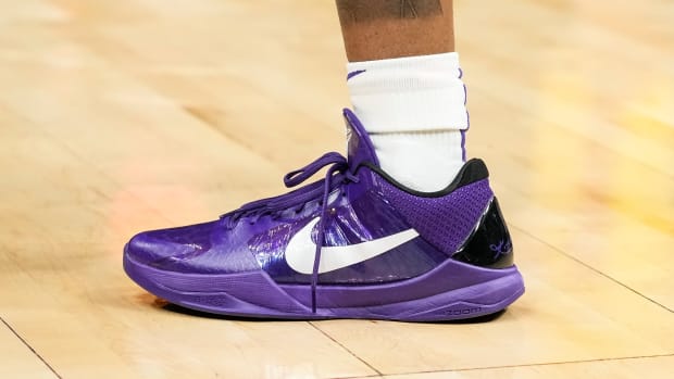 Los Angeles Lakers guard Malik Monk wears the Nike Kobe 5 'Ink' shoes against the Atlanta Hawks on January 30, 2022.