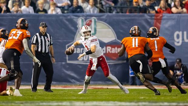 Report: Quarterback Chase Wolf coming back to Wisconsin in 2023 - Vimarsana News